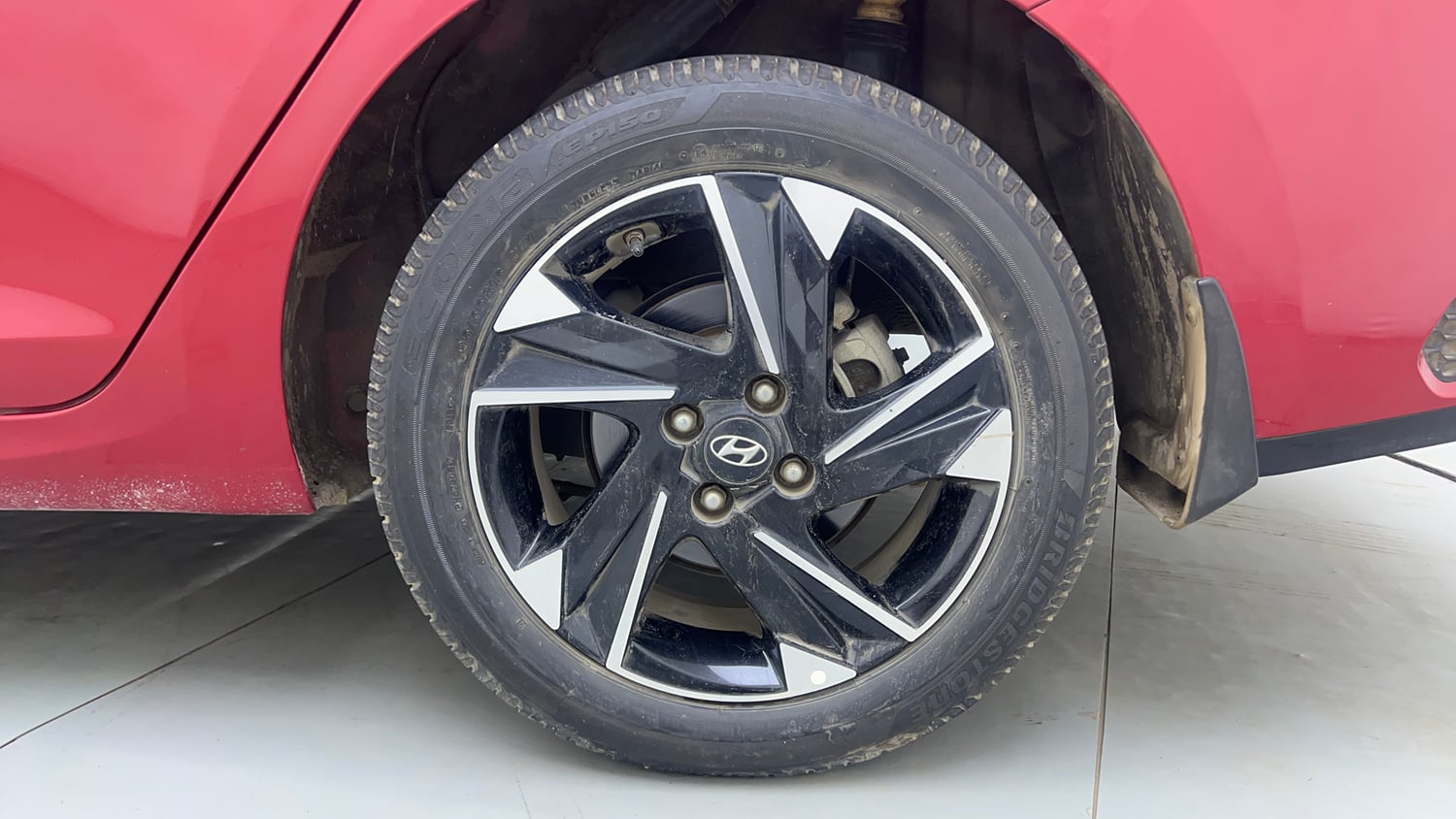 Used 2021 Hyundai Verna SX (O) 1.0 Turbo DCT Petrol Automatic tyres LEFT REAR TYRE RIM VIEW