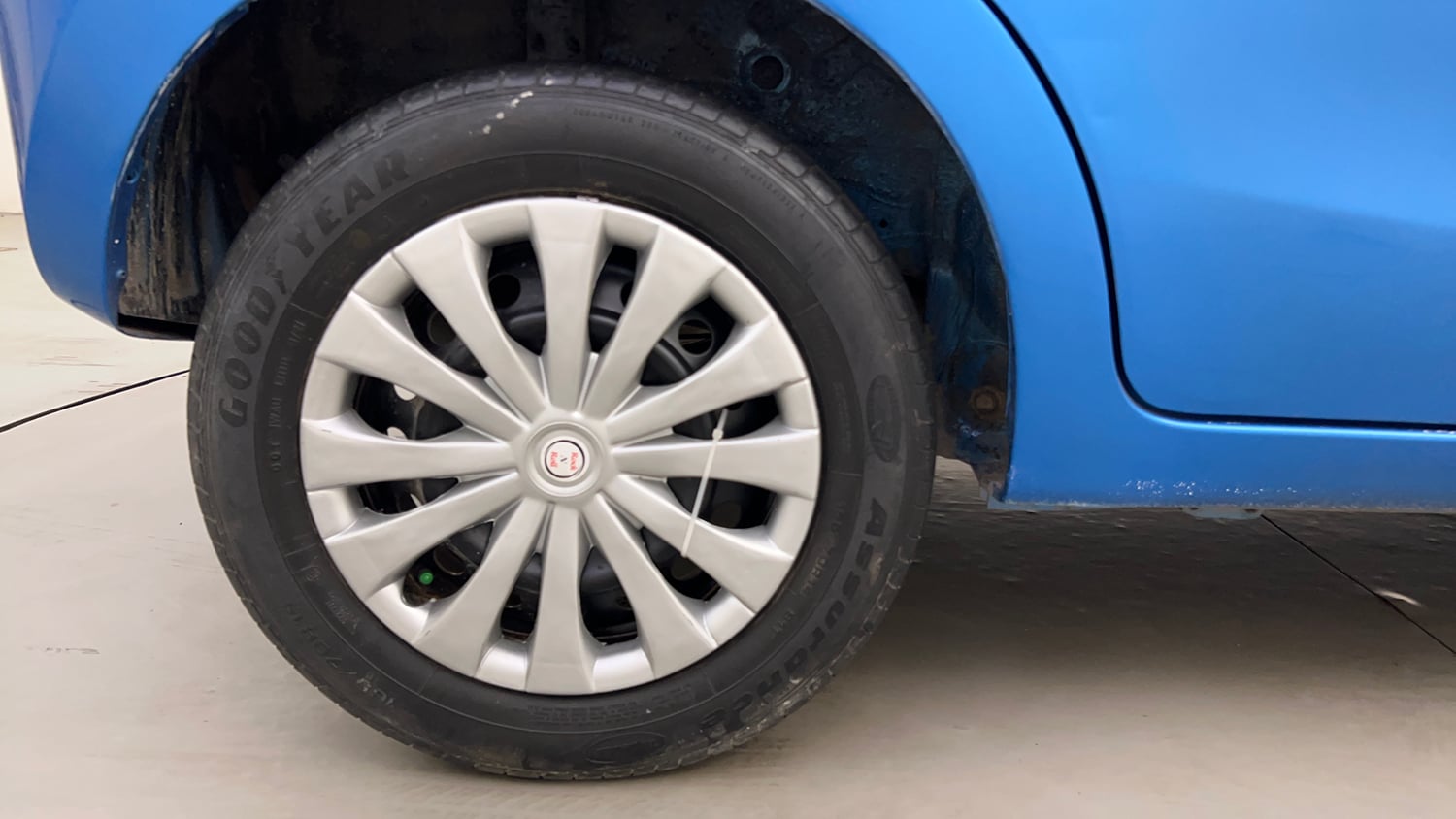 Used 2015 Maruti Suzuki Celerio VXi Petrol Manual tyres RIGHT REAR TYRE RIM VIEW