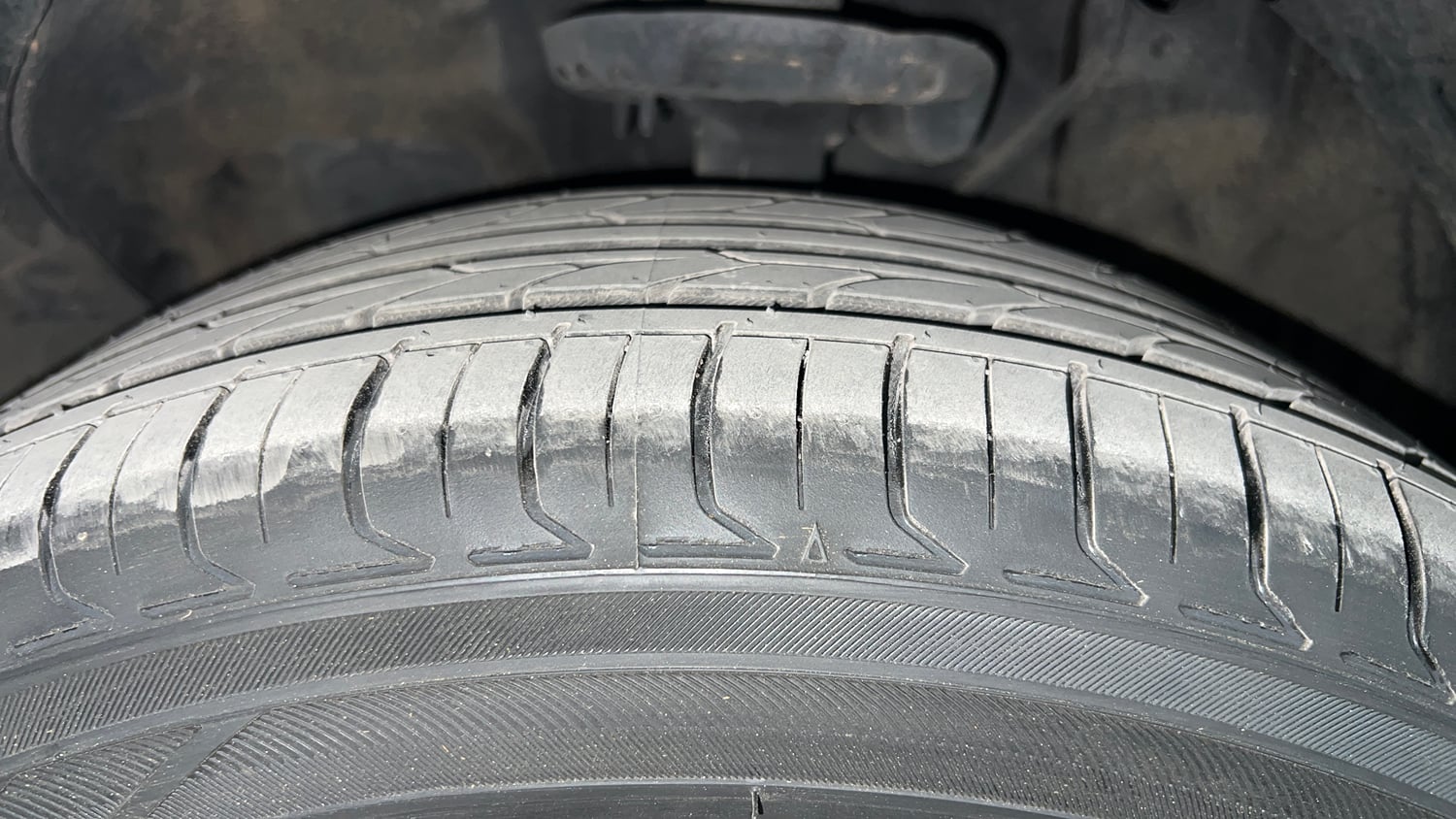 Used 2022 Kia Seltos GTX Plus 1.4 Petrol Manual tyres LEFT FRONT TYRE TREAD VIEW