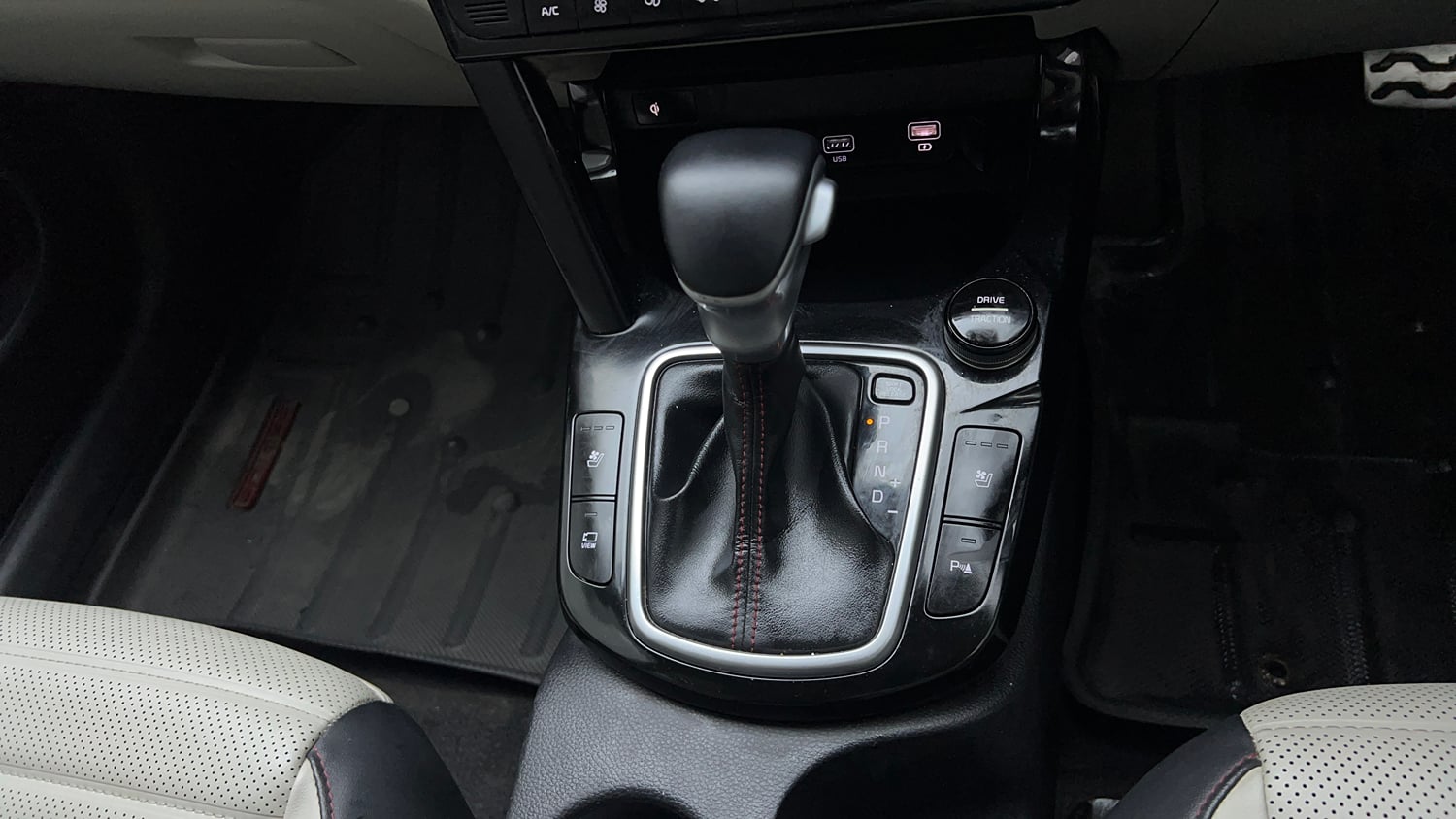 Used 2019 kia Seltos GTX Plus DCT 1.4 Petrol Automatic interior GEAR  KNOB VIEW