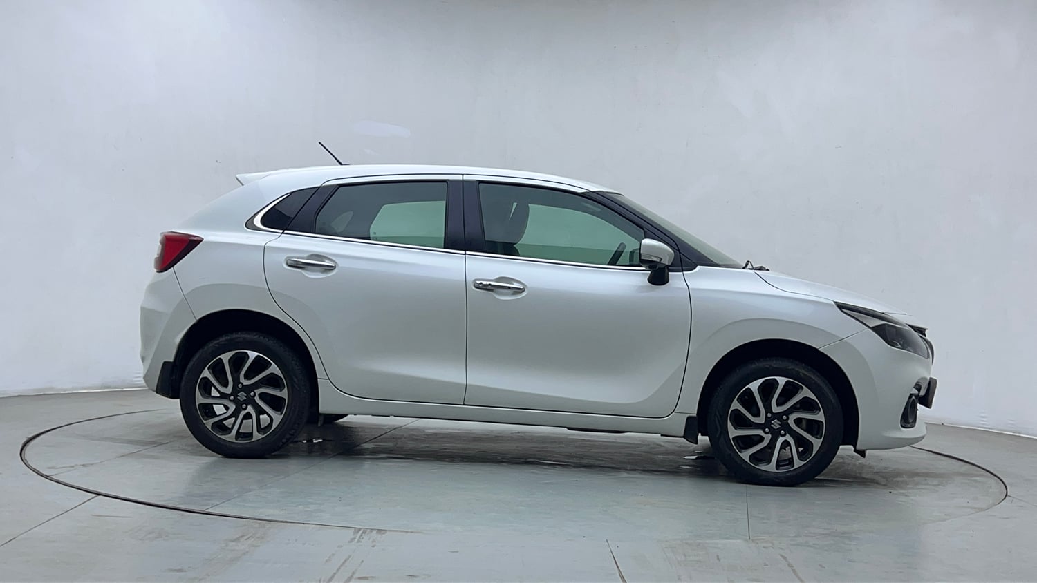 Used 2023 Maruti Suzuki Baleno Alpha MT Petrol Manual exterior RIGHT SIDE VIEW