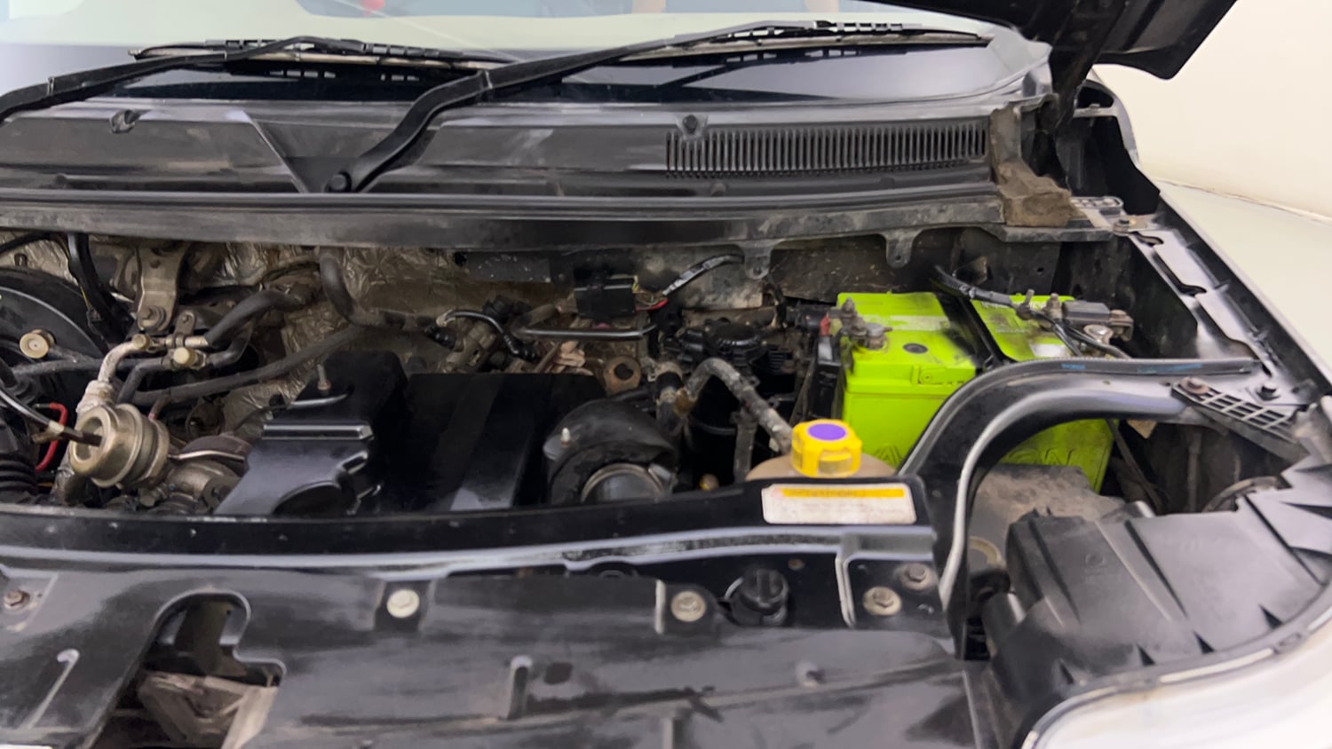 Used 2016 Mahindra TUV300 T8 mHAWK100 Diesel Manual engine ENGINE LEFT SIDE HINGE & APRON VIEW