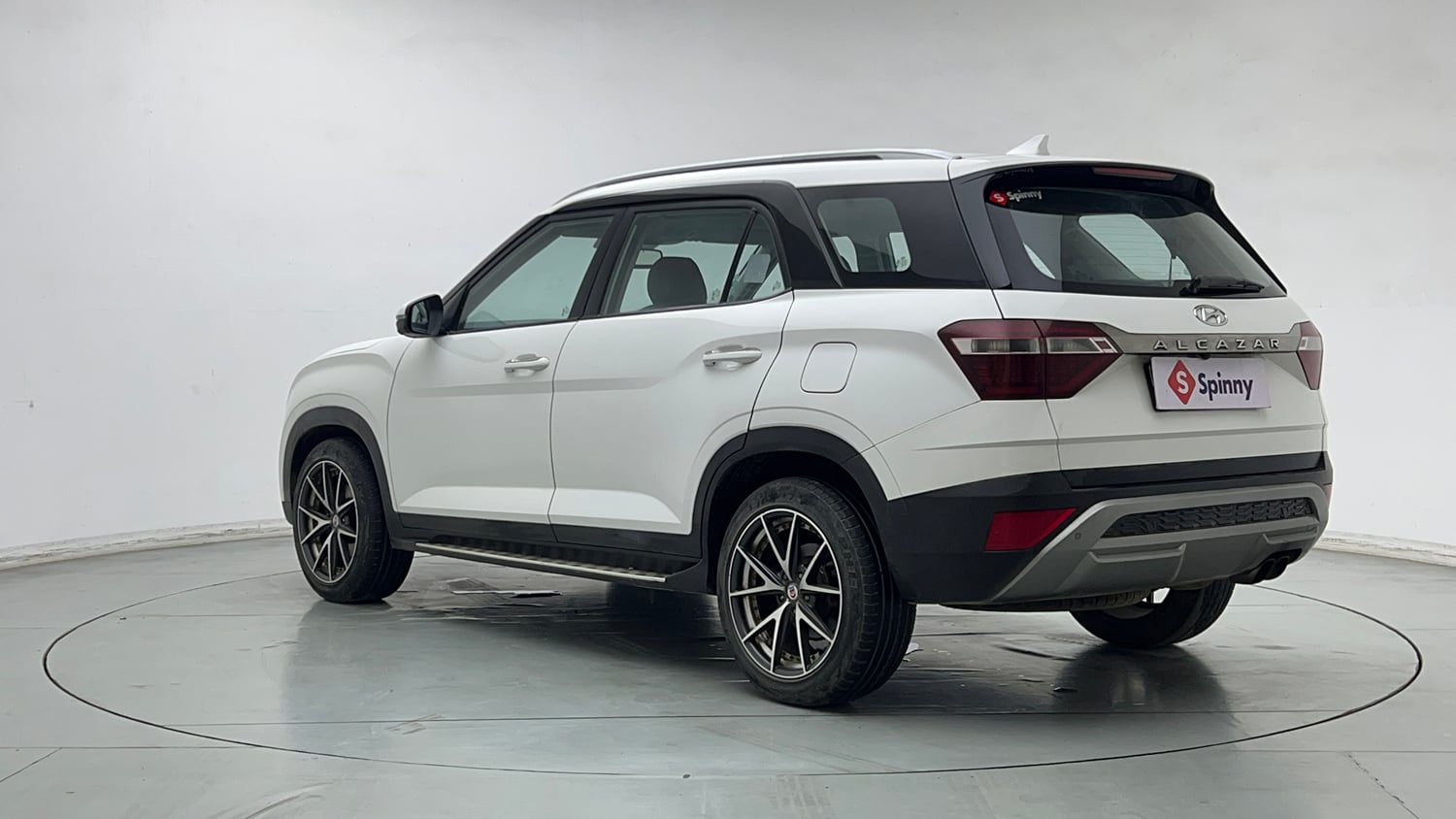 Used 2022 Hyundai Alcazar Platinum (O) 7 Seater 1.5 Diesel AT Diesel Automatic exterior LEFT REAR CORNER VIEW