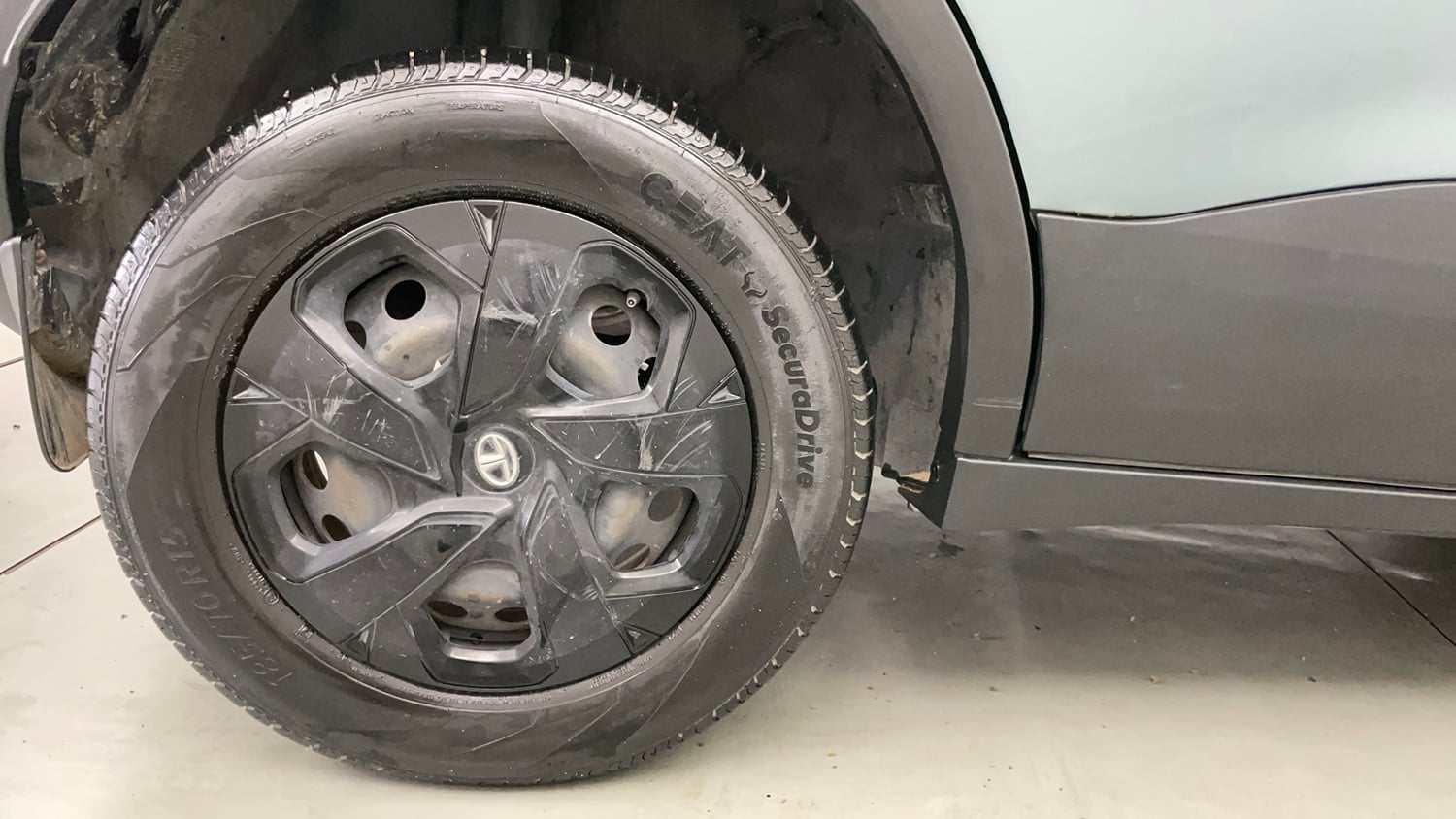 Used 2022 Tata Punch Adventure MT Petrol Manual tyres RIGHT REAR TYRE RIM VIEW