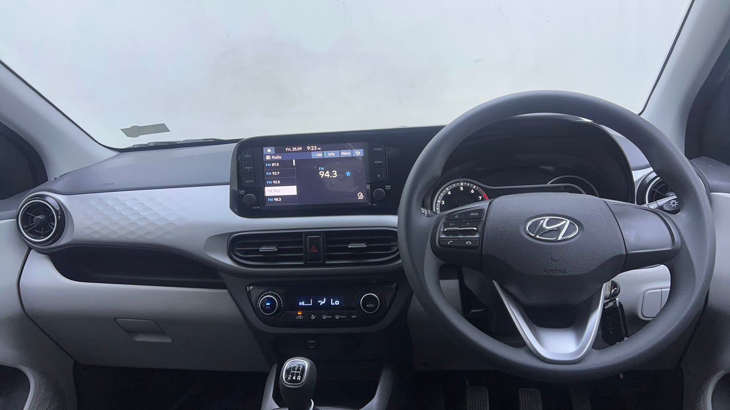 Used 2022 Hyundai Grand i10 Nios Sportz 1.2 Kappa VTVT Petrol Manual interior DASHBOARD VIEW