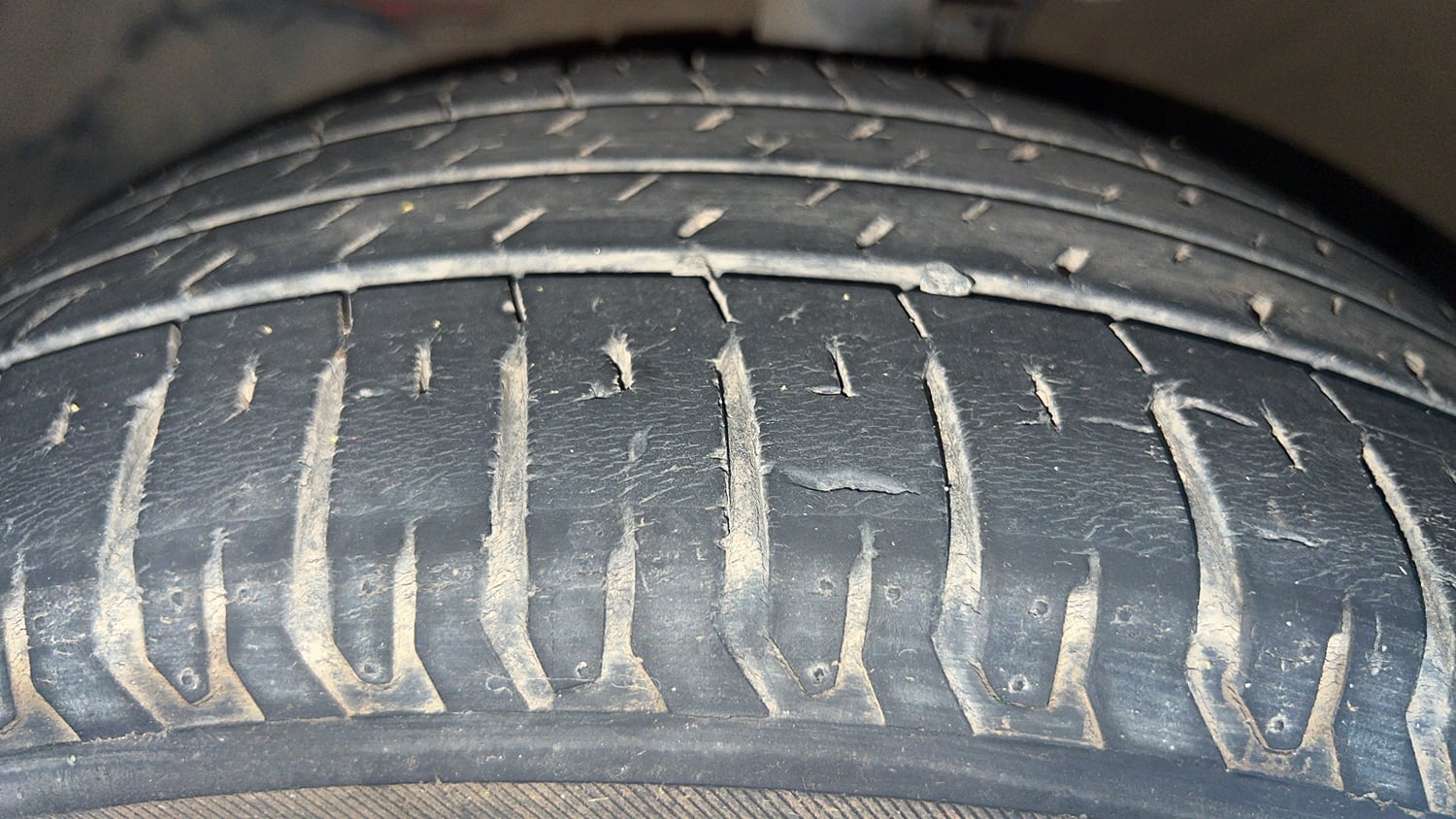 Used 2021 Hyundai Verna SX (O) 1.0 Turbo DCT Petrol Automatic tyres LEFT FRONT TYRE TREAD VIEW