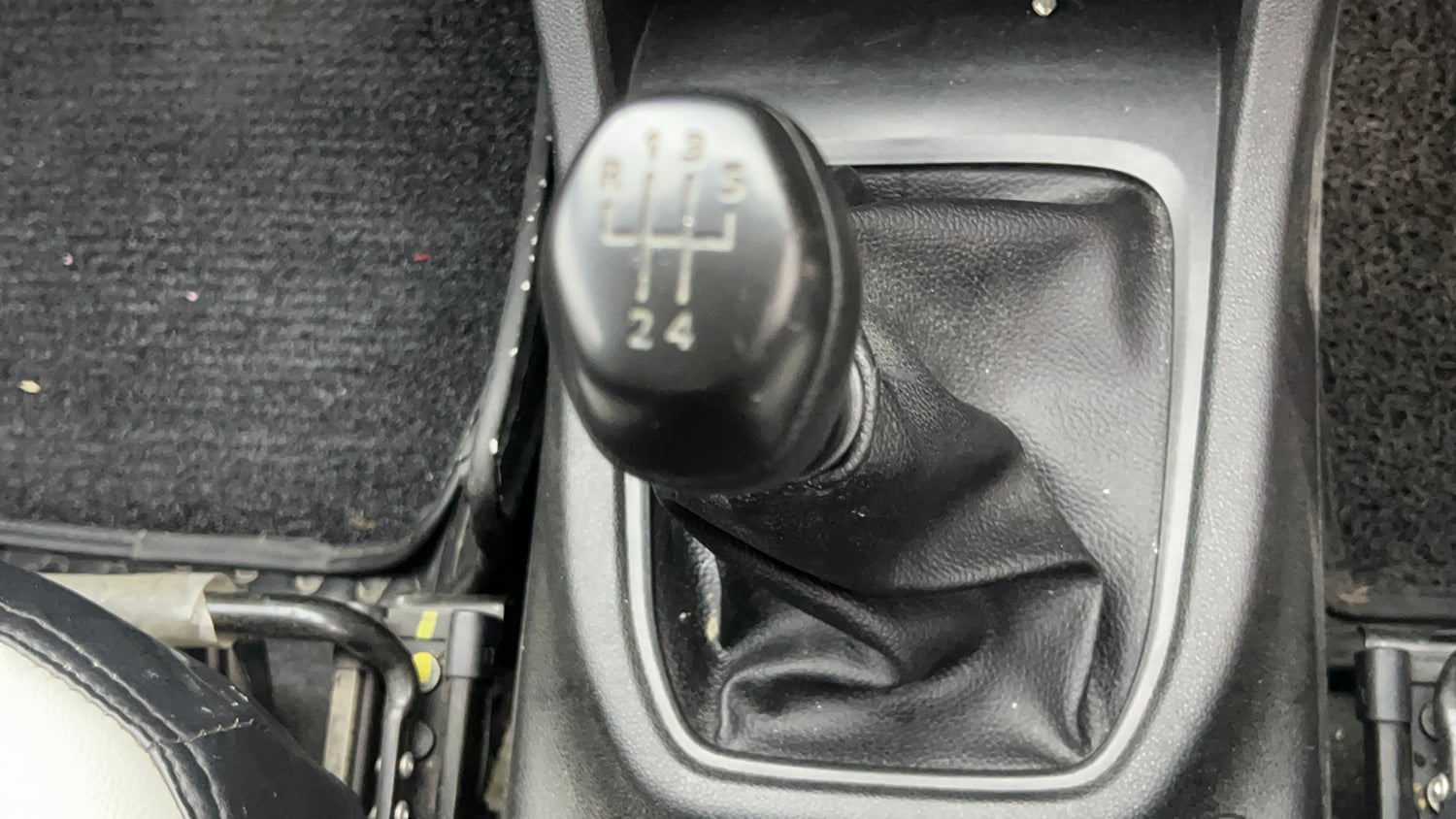 Used 2020 Renault Triber RXL Petrol Manual interior GEAR  KNOB VIEW