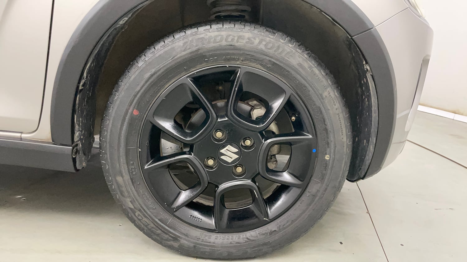 Used 2022 Maruti Suzuki Ignis Zeta 1.2 MT Petrol Manual tyres RIGHT FRONT TYRE RIM VIEW