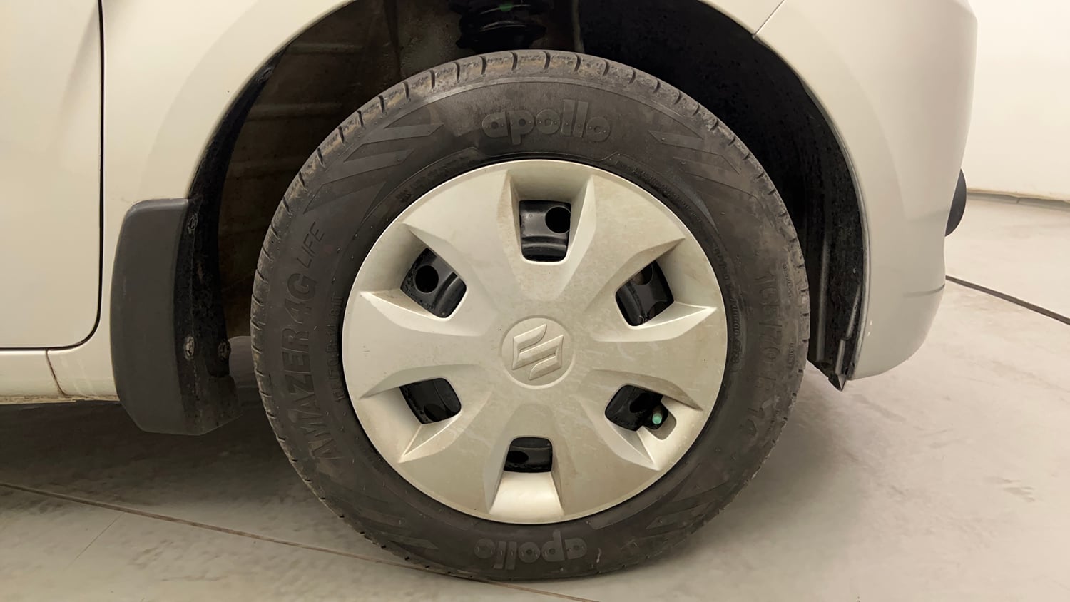 Used 2019 Maruti Suzuki Wagon R VXi 1.2 Petrol Manual tyres RIGHT FRONT TYRE RIM VIEW