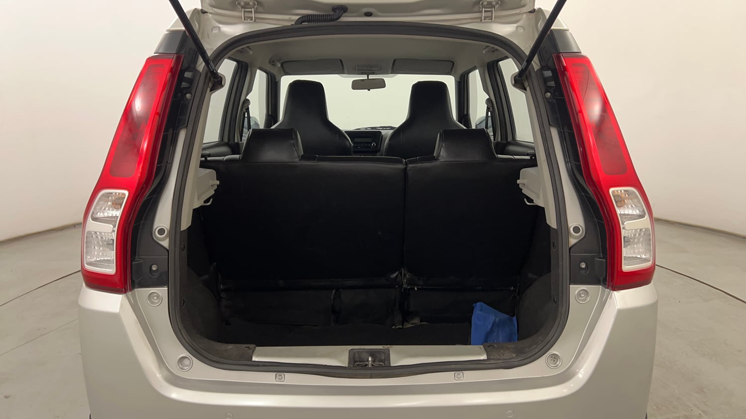 Used 2019 Maruti Suzuki Wagon R VXi 1.2 Petrol Manual interior DICKY INSIDE VIEW