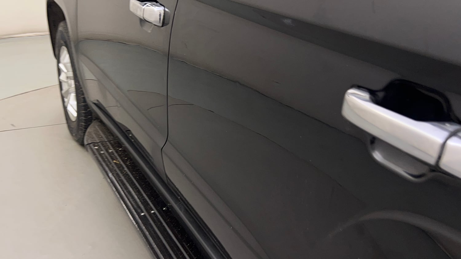 Used 2016 Mahindra TUV300 T8 mHAWK100 Diesel Manual dents MINOR SCRATCH