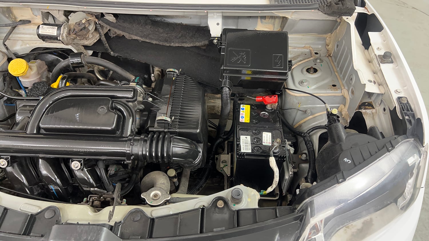 Used 2016 Renault Kwid RXT Petrol Manual engine ENGINE LEFT SIDE VIEW