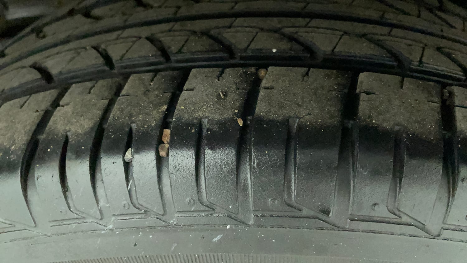 Used 2022 Tata Tiago XT Rhythm Petrol Manual tyres LEFT REAR TYRE TREAD VIEW