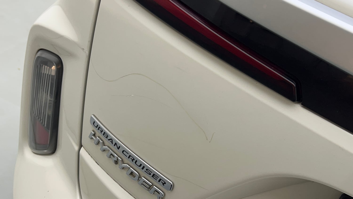 Used 2024 Toyota Urban Cruiser Hyryder V AT NeoDrive Petrol Automatic dents MINOR SCRATCH