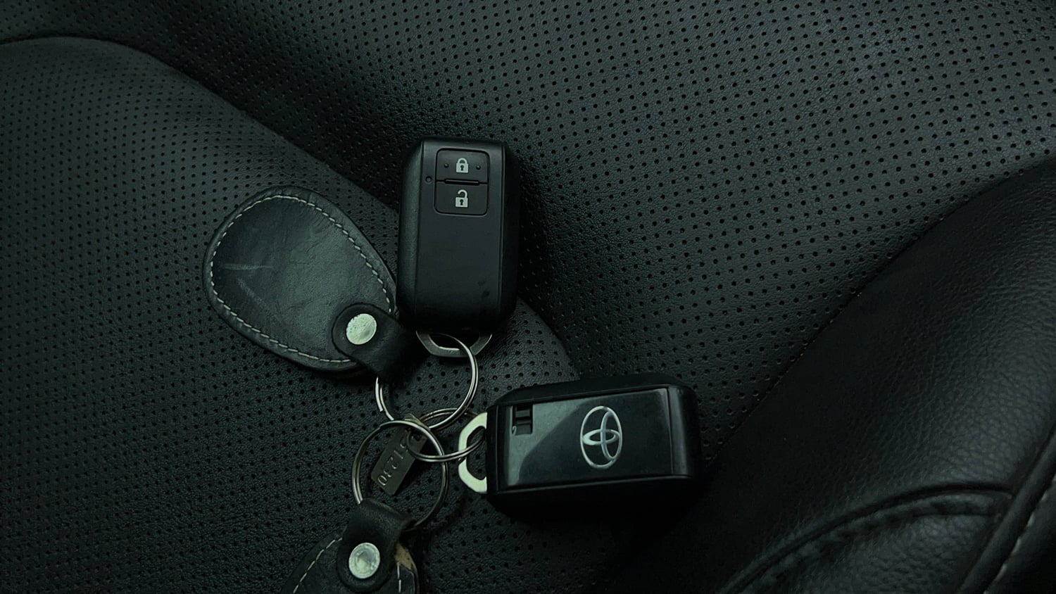 Used 2024 Toyota Urban Cruiser Hyryder V AT NeoDrive Petrol Automatic extra CAR KEY VIEW