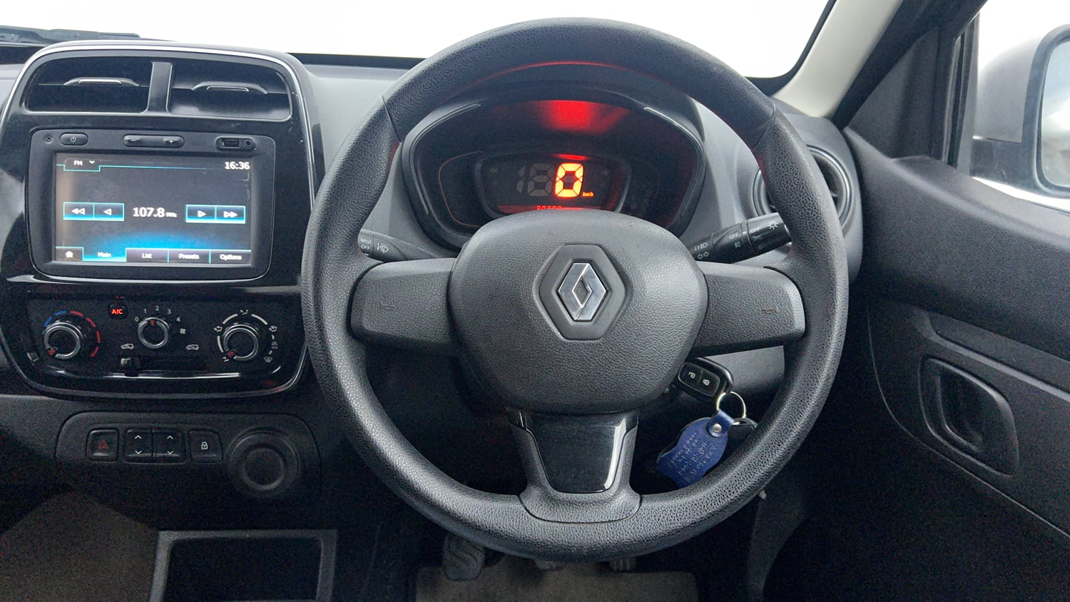 Used 2017 Renault Kwid 1.0 RXT Opt Petrol Manual interior STEERING VIEW