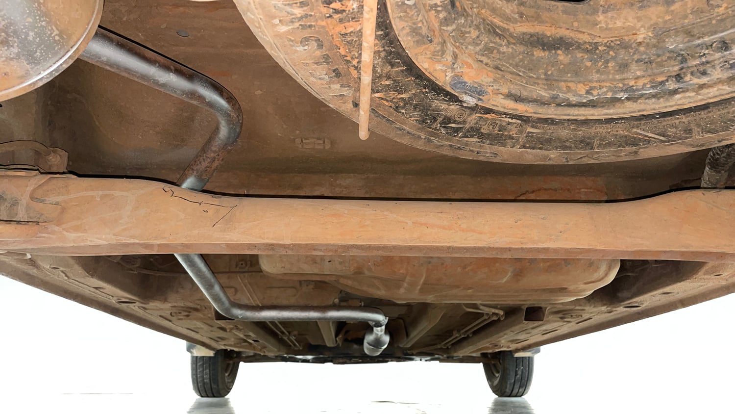 Used 2020 Renault Triber RXZ Petrol Manual extra REAR UNDERBODY VIEW (TAKEN FROM REAR)