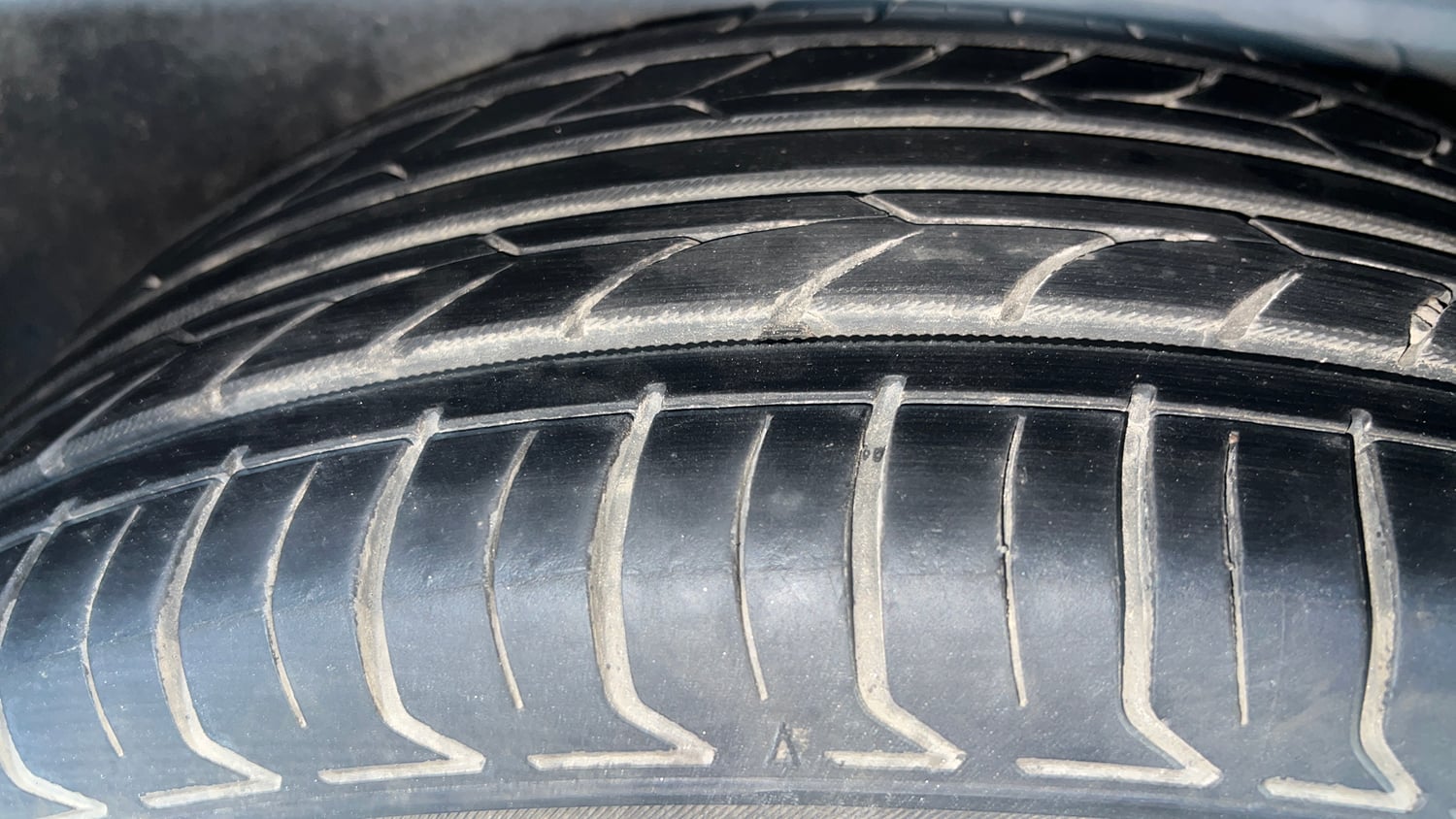 Used 2019 kia Seltos GTX Plus DCT 1.4 Petrol Automatic tyres LEFT REAR TYRE TREAD VIEW