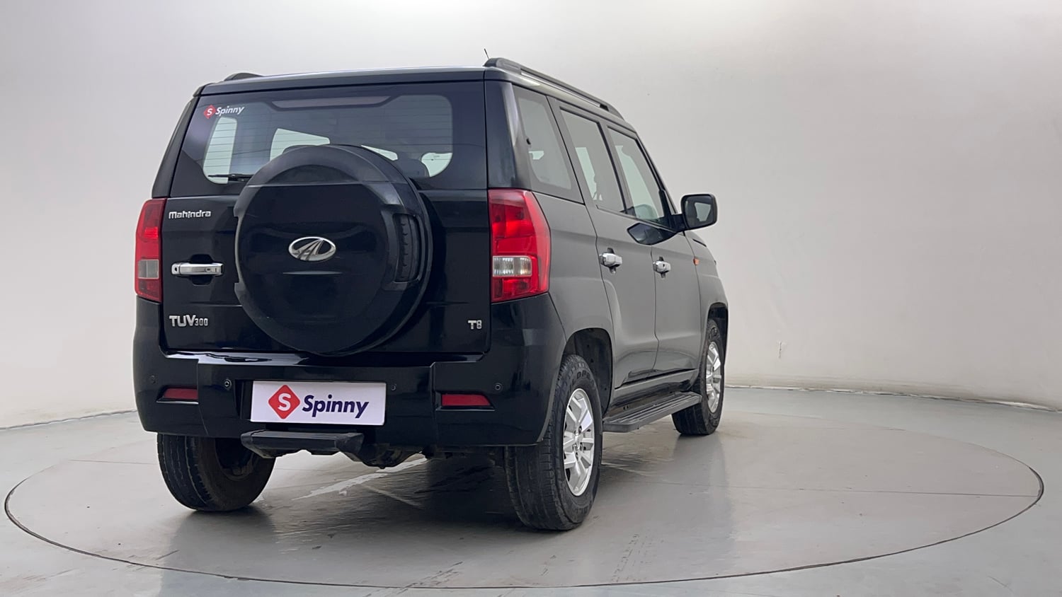 Used 2016 Mahindra TUV300 T8 mHAWK100 Diesel Manual exterior RIGHT REAR CORNER VIEW