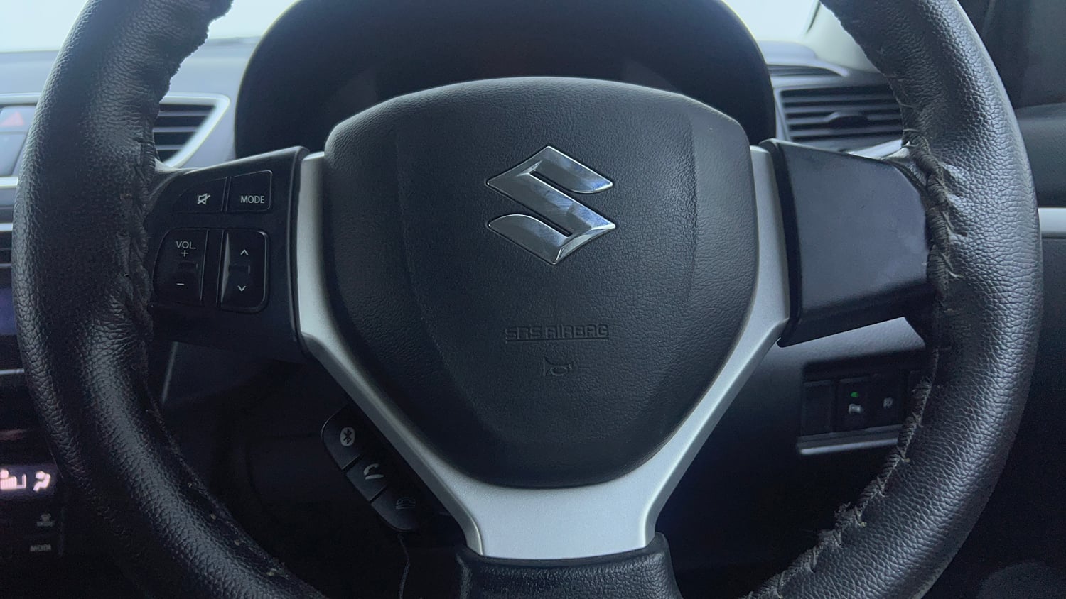 Used 2017 Maruti Suzuki Swift ZXi Petrol Manual top_features Airbags
