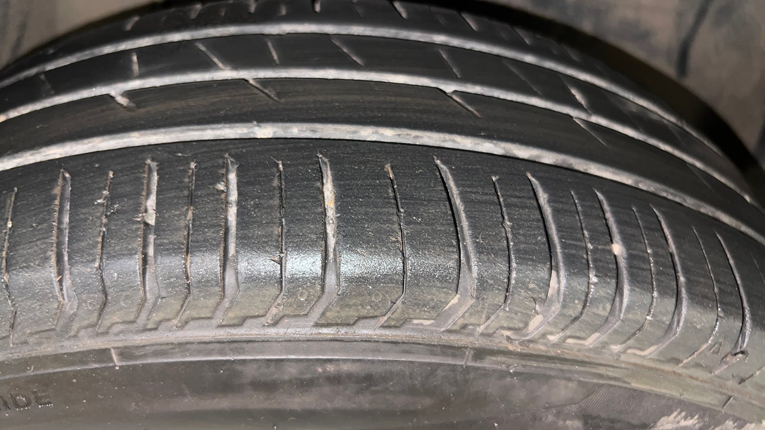 Used 2023 Tata Punch Pure MT Petrol Manual tyres RIGHT FRONT TYRE TREAD VIEW