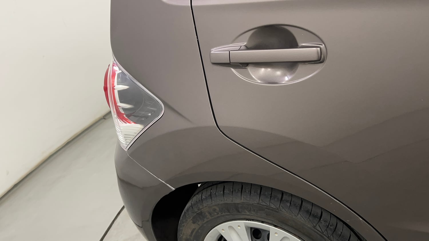 Used 2015 Honda Brio S MT Petrol Manual dents MINOR SCRATCH