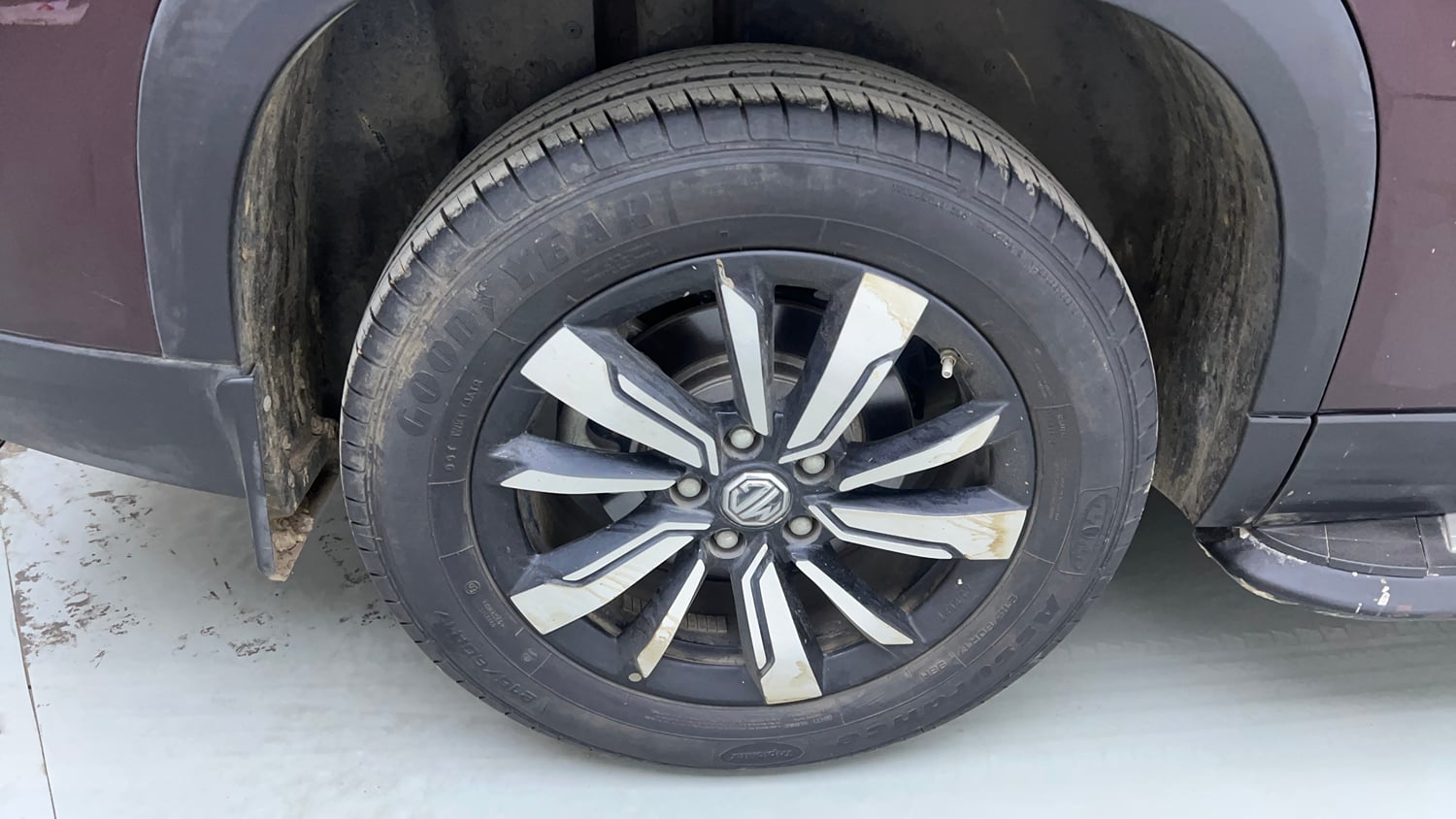 Used 2020 MG Motors Hector Plus Sharp 1.5 DCT Petrol Petrol Automatic tyres RIGHT REAR TYRE RIM VIEW