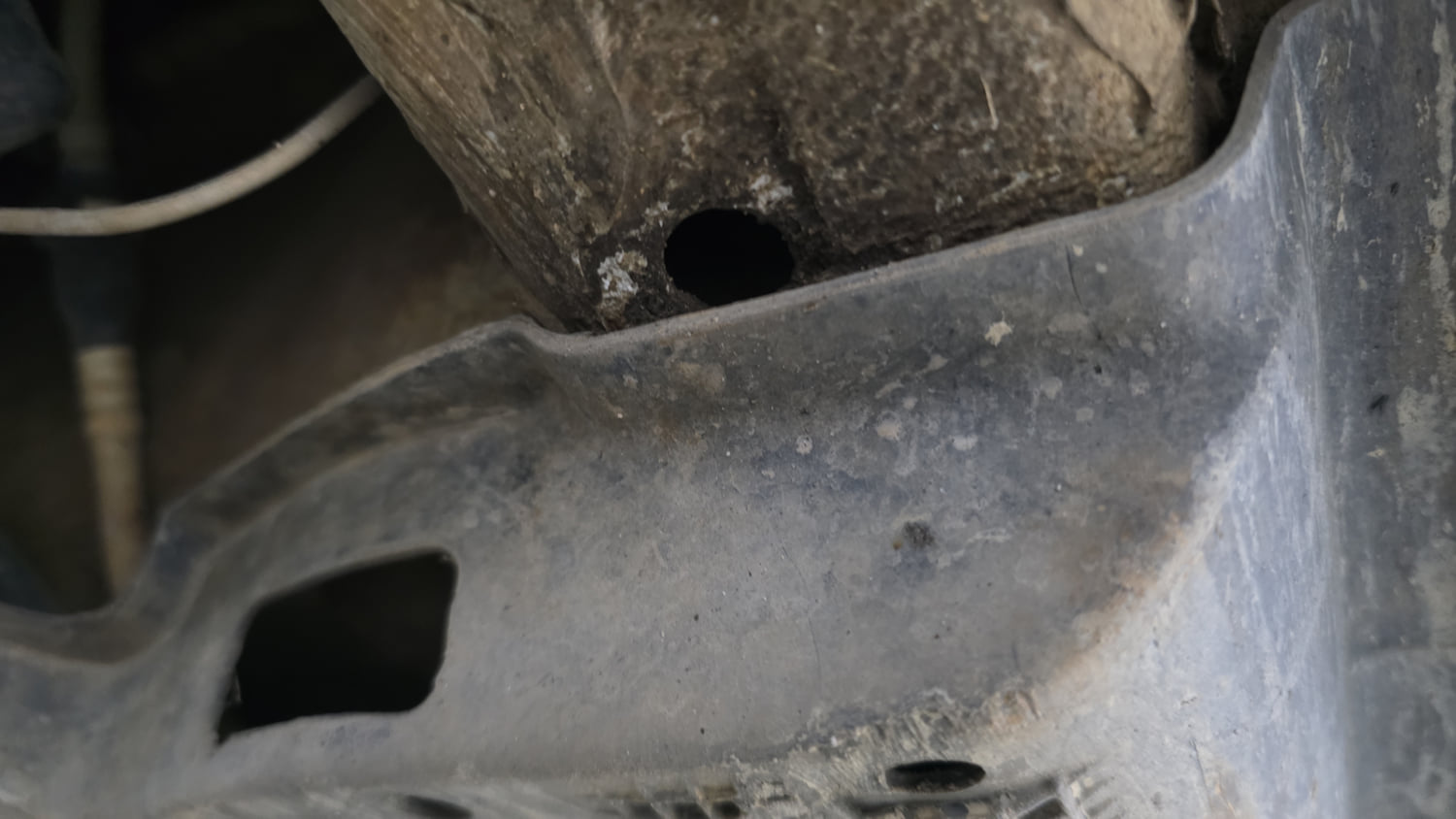 Used 2018 Volkswagen Polo Highline Plus 1.0 (P) 16 Alloy Petrol Manual extra REAR RIGHT UNDERBODY VIEW