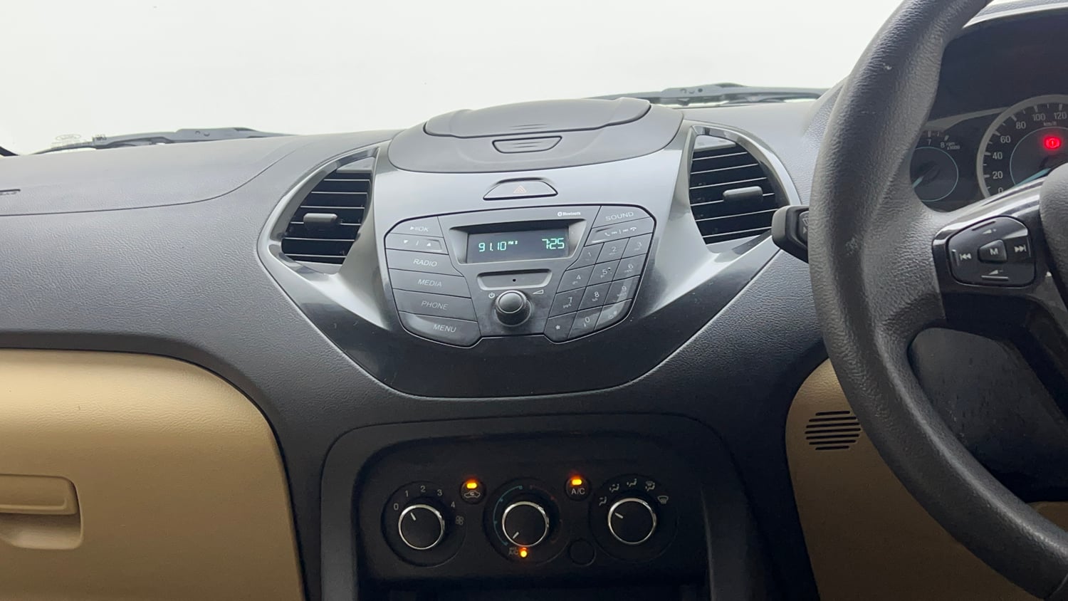 Used 2016 Ford Figo Aspire Trend 1.2 Ti-VCT Petrol Manual interior MUSIC SYSTEM & AC CONTROL VIEW