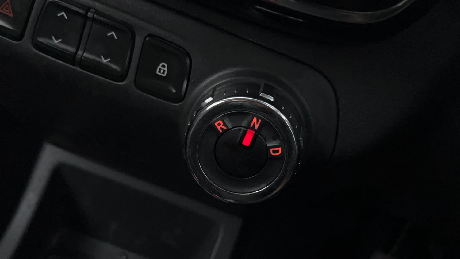 Used 2017 Renault Kwid 1.0 RXT AMT Opt Petrol Automatic interior GEAR  KNOB VIEW