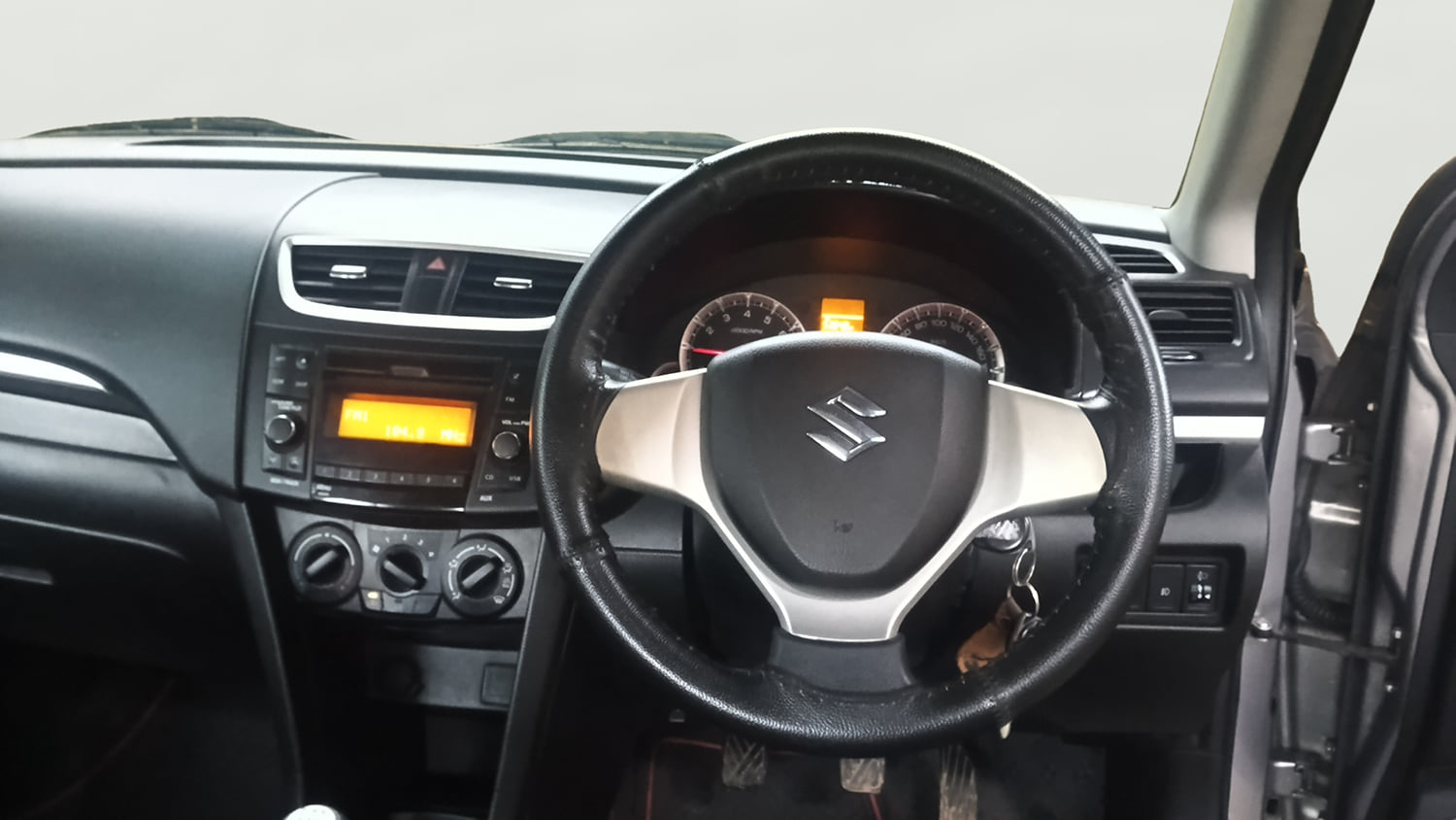 Used 2015 Maruti Suzuki Swift VXi Petrol Manual interior STEERING VIEW