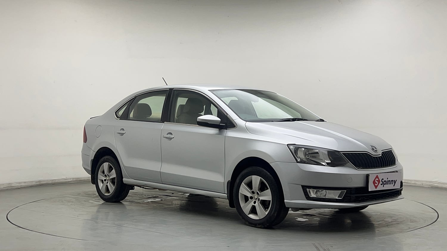Used 2018 Skoda Rapid Ambition 1.6 MPI AT Petrol Automatic exterior RIGHT FRONT CORNER VIEW