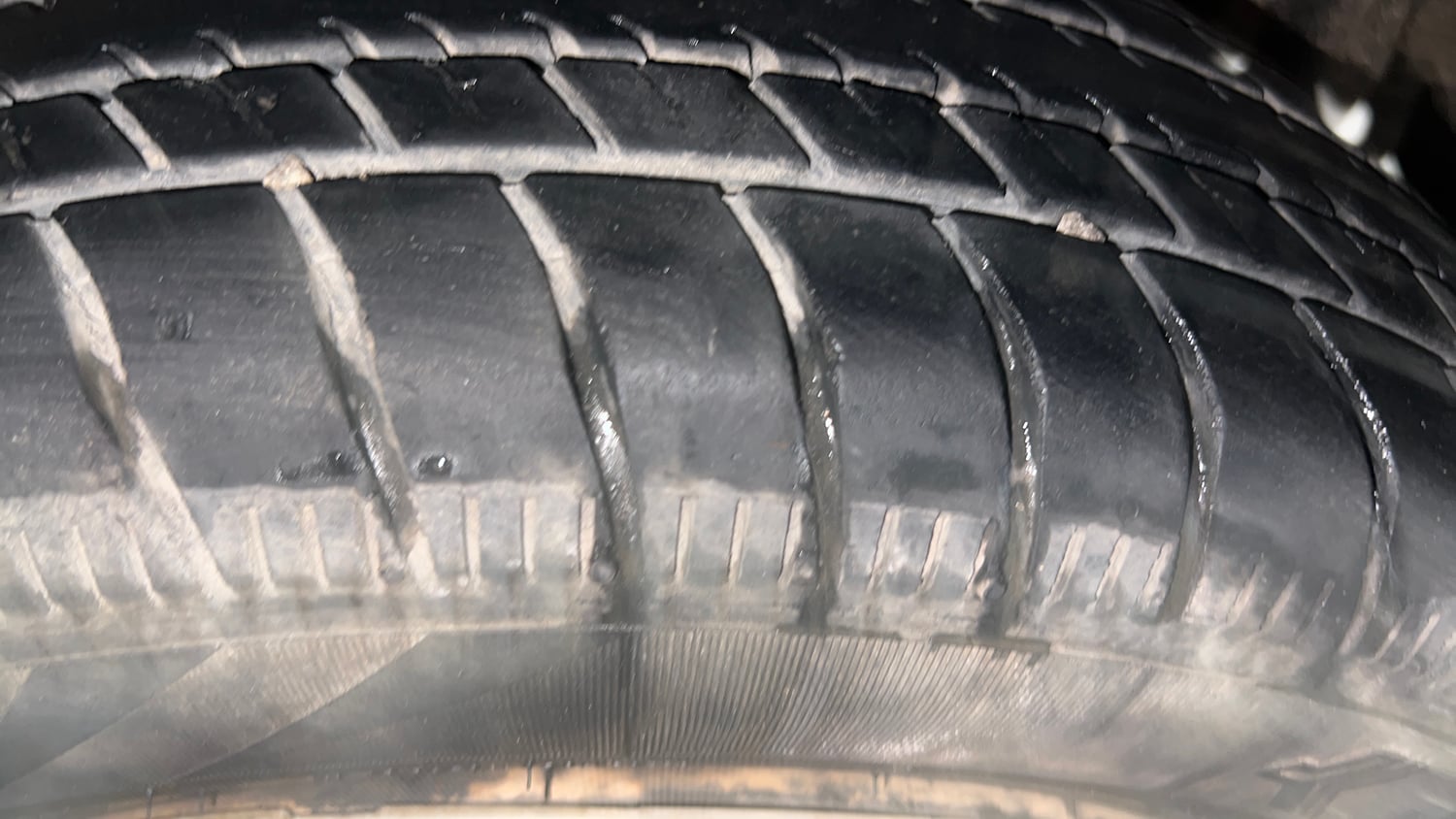 Used 2014 Maruti Suzuki Celerio VXi Petrol Manual tyres LEFT REAR TYRE TREAD VIEW