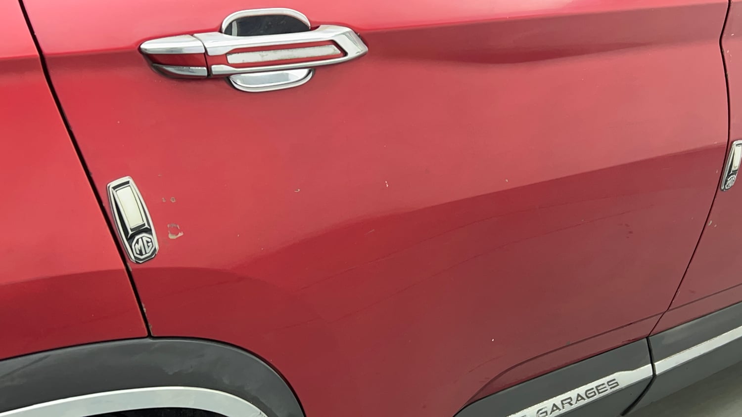 Used 2021 MG Motors Hector Plus Sharp 1.5 Petrol Turbo CVT 6-STR Dual Tone Petrol Automatic dents MINOR SCRATCH