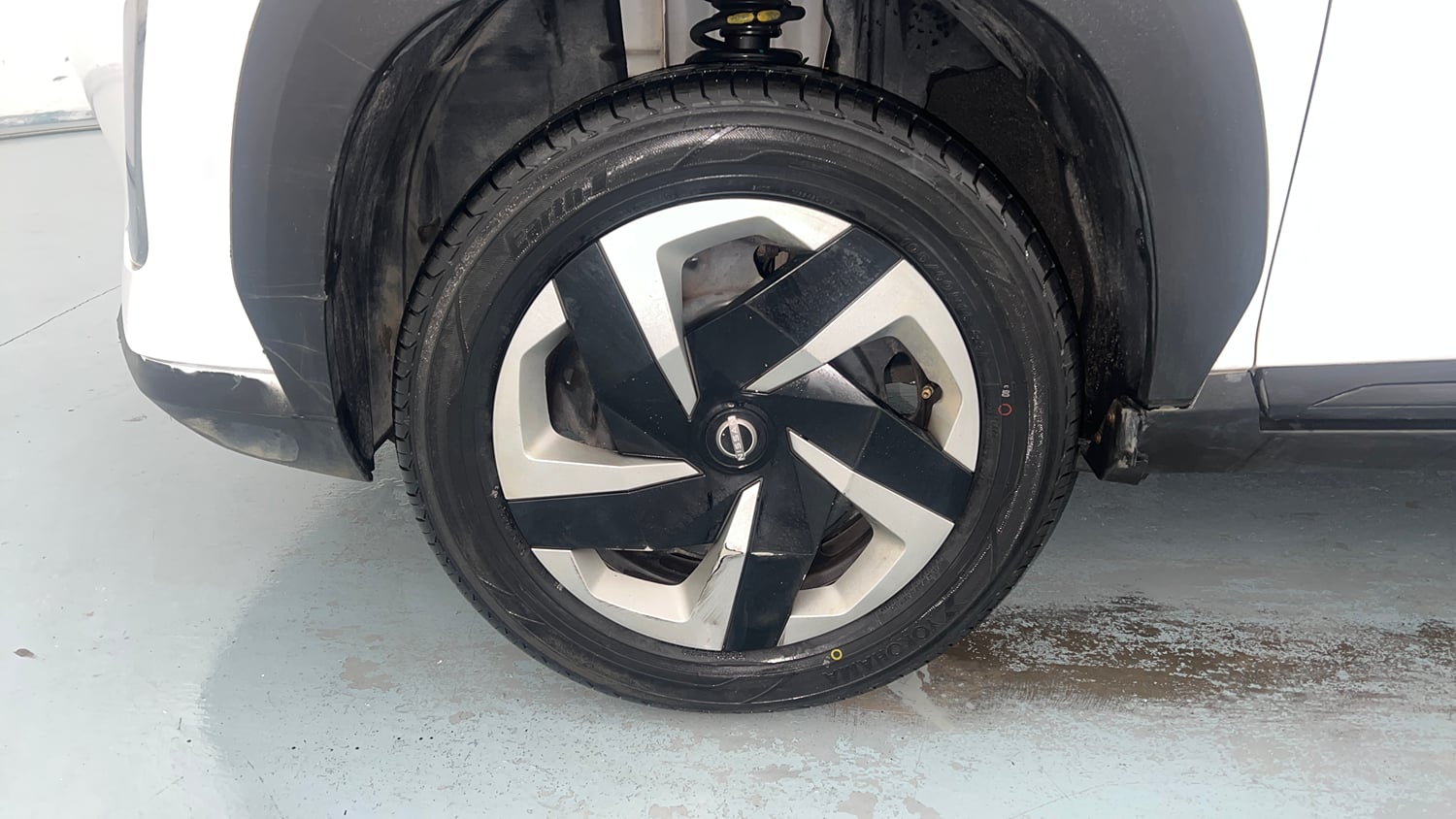 Used 2021 Nissan Magnite XL Petrol Manual tyres LEFT FRONT TYRE RIM VIEW