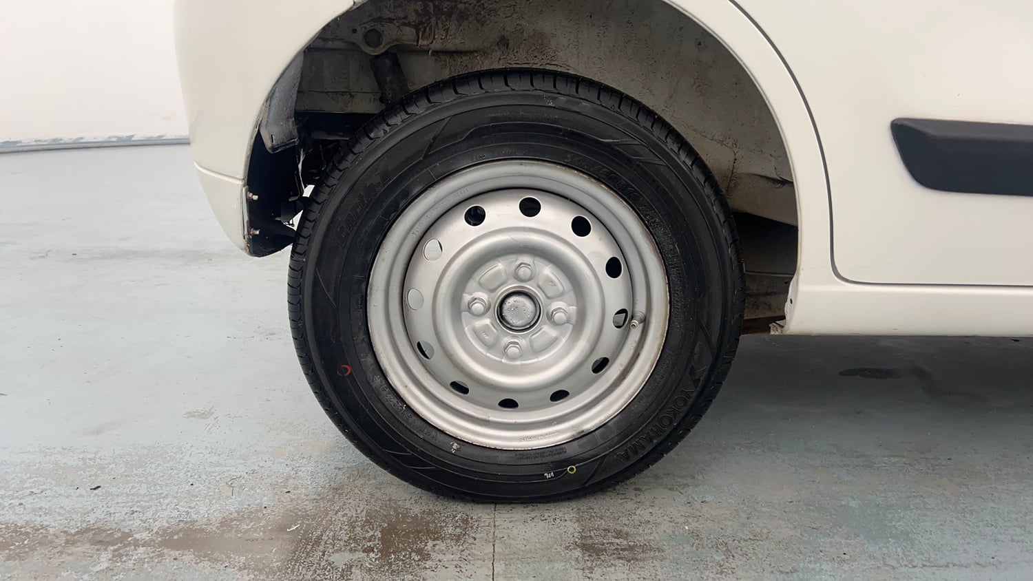 Used 2018 Maruti Suzuki Wagon R LXI CNG Cng Manual tyres RIGHT REAR TYRE RIM VIEW