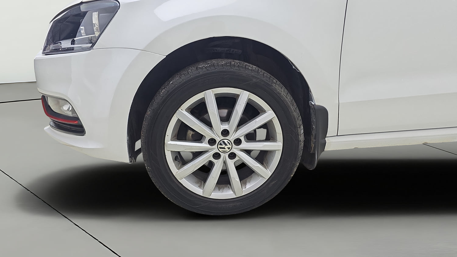 Used 2018 Volkswagen Polo Highline Plus 1.0 (P) 16 Alloy Petrol Manual tyres LEFT FRONT TYRE RIM VIEW