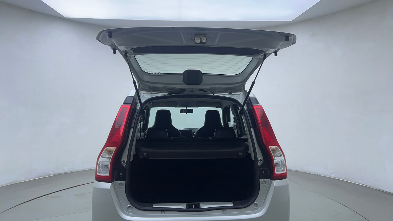 Used 2021 Maruti Suzuki Wagon R ZXi 1.2 Petrol Manual interior DICKY DOOR OPEN VIEW