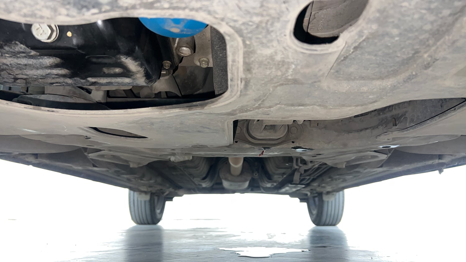 Used 2019 hyundai Venue SX 1.0 (O) Turbo Petrol Petrol Manual extra FRONT LEFT UNDERBODY VIEW
