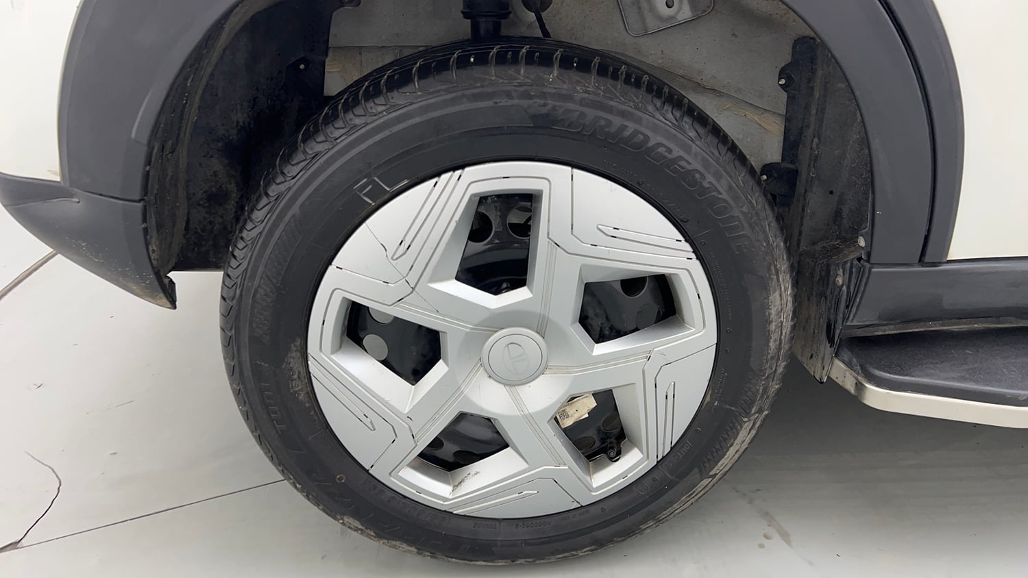 Used 2024 Tata Nexon Pure (S) 1.2 Petrol 6AMT Petrol Automatic tyres RIGHT REAR TYRE RIM VIEW