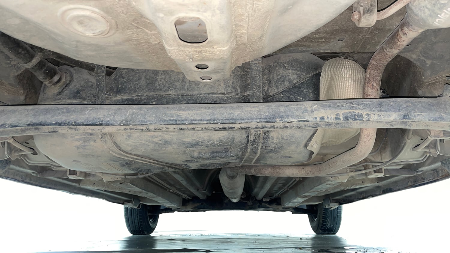 Used 2015 Maruti Suzuki Swift VXi Petrol Manual extra REAR UNDERBODY VIEW (TAKEN FROM REAR)
