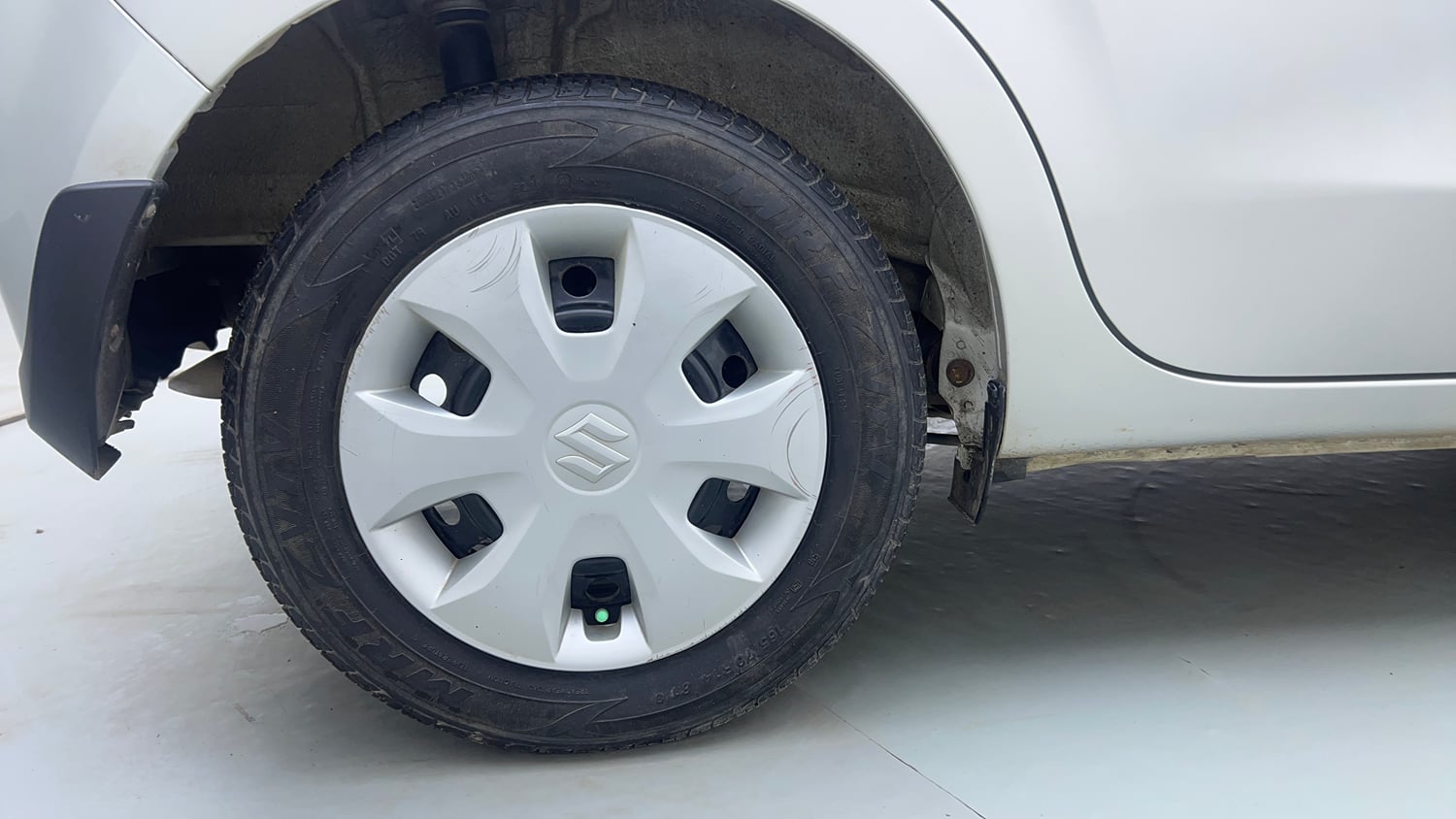 Used 2021 Maruti Suzuki Wagon R ZXi 1.2 Petrol Manual tyres RIGHT REAR TYRE RIM VIEW