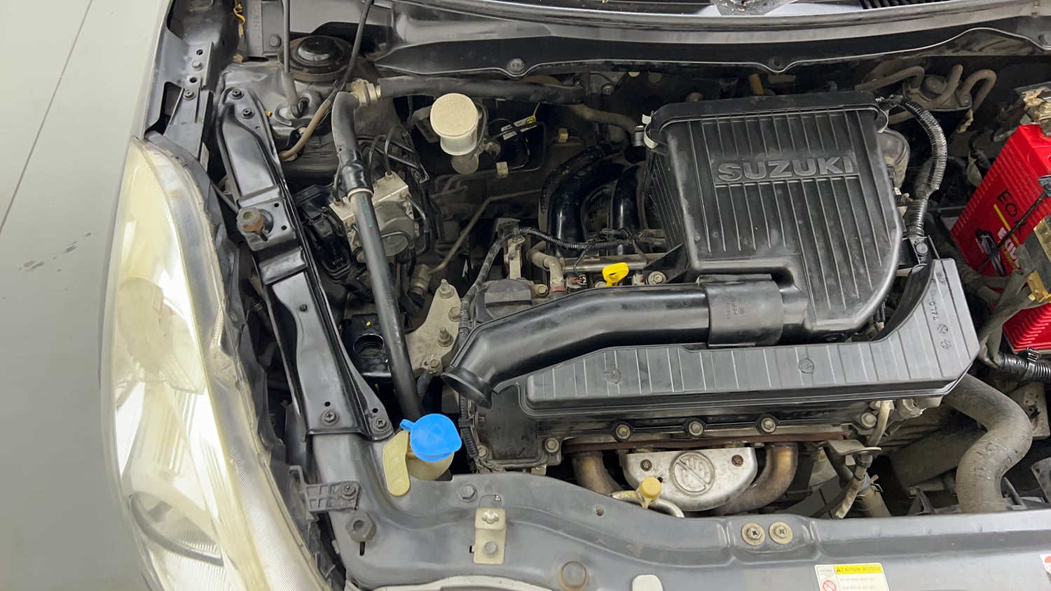 Used 2015 Maruti Suzuki Swift ZXi Petrol Manual engine ENGINE RIGHT SIDE VIEW