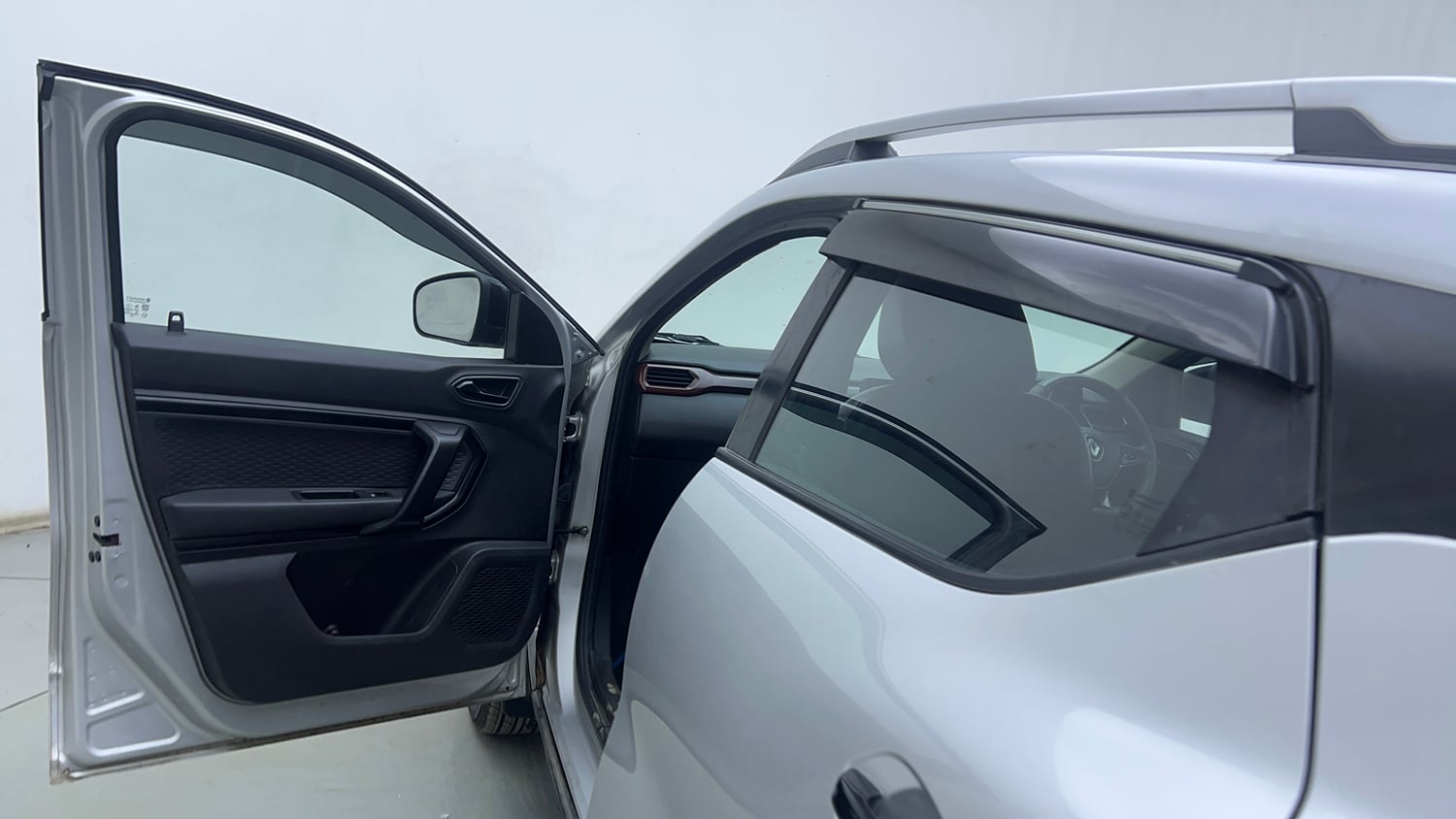 Used 2023 Renault Kiger RXZ AMT Petrol Automatic interior LEFT FRONT DOOR OPEN VIEW