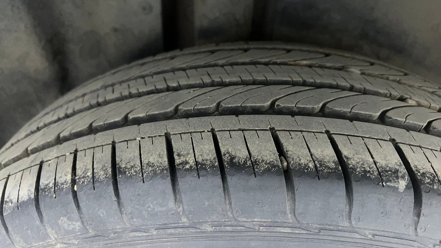 Used 2020 MG Motors Hector Plus Sharp 1.5 DCT Petrol Petrol Automatic tyres RIGHT REAR TYRE TREAD VIEW