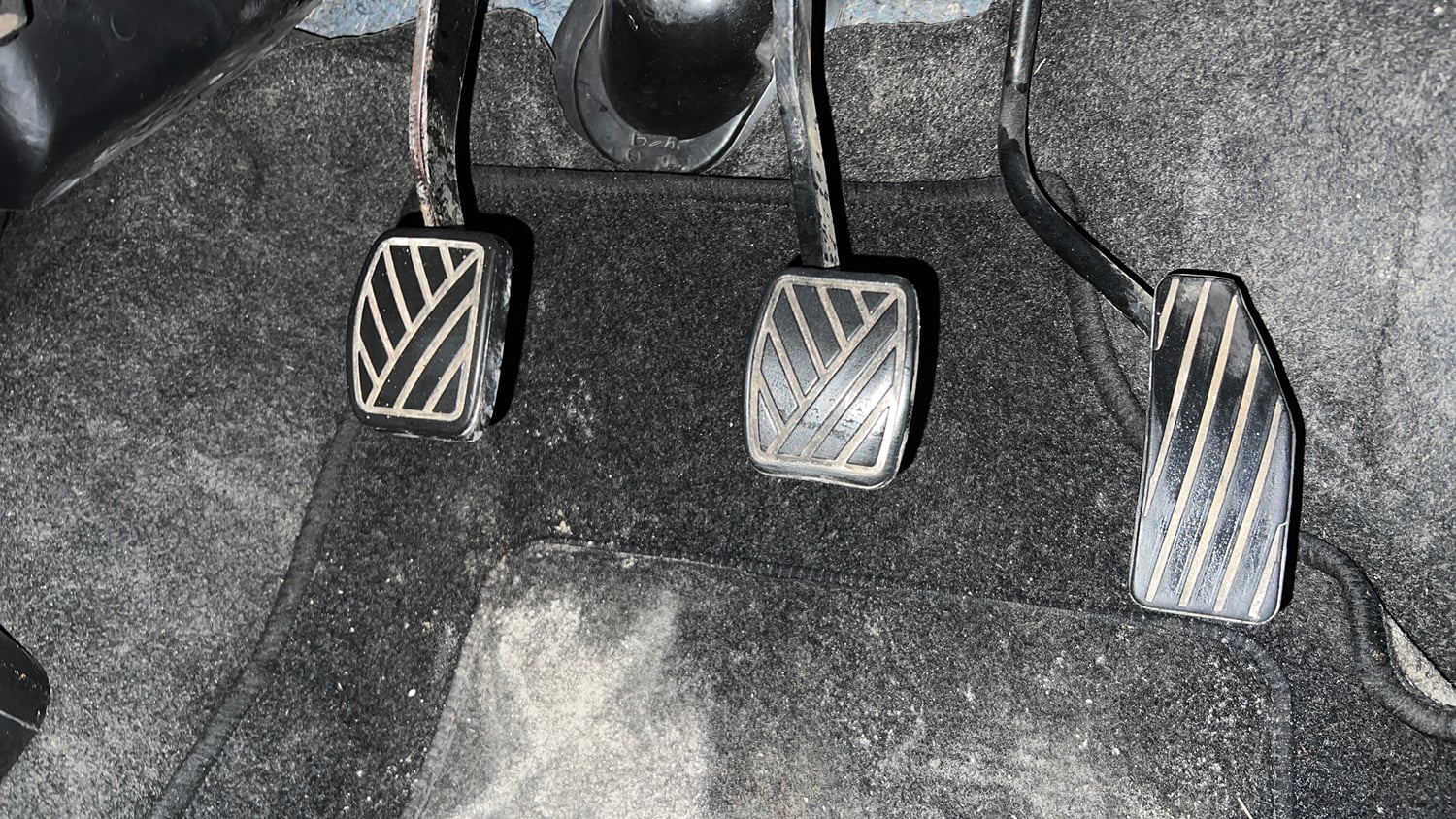 Used 2015 Maruti Suzuki Wagon R VXI Petrol Manual interior PEDALS VIEW