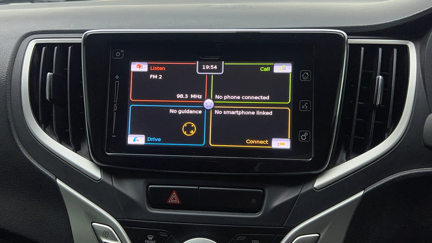 Used 2017 Maruti Suzuki Baleno Alpha 1.2 Petrol Manual top_features Integrated (in-dash) music system