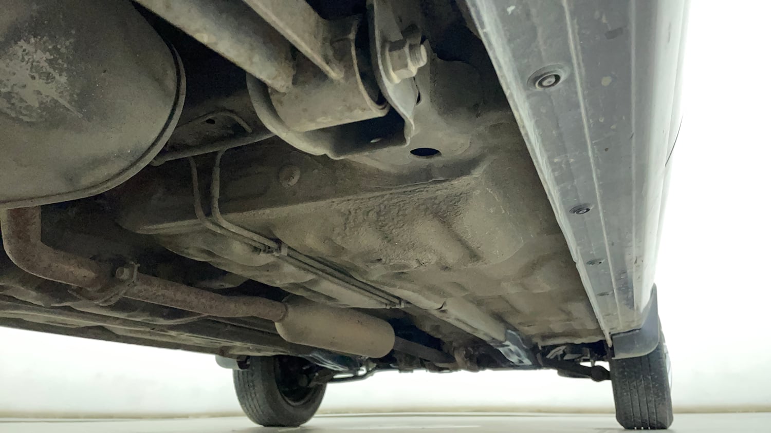 Used 2015 Maruti Suzuki Alto K10 VXi AMT Petrol Automatic extra REAR RIGHT UNDERBODY VIEW
