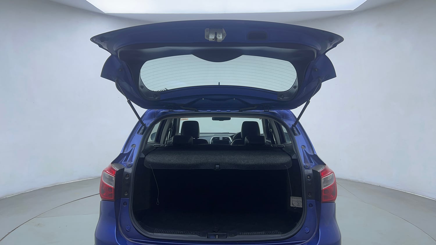Used 2016 Maruti Suzuki S-Cross Alpha 1.3 Diesel Manual interior DICKY DOOR OPEN VIEW
