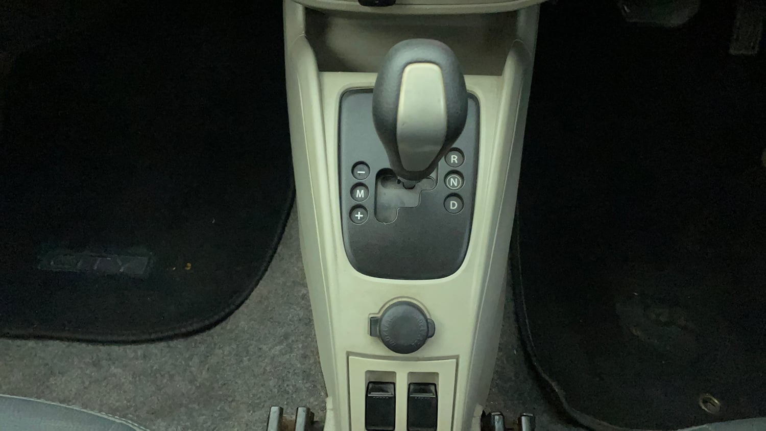 Used 2015 Maruti Suzuki Alto K10 VXi AMT Petrol Automatic interior GEAR  KNOB VIEW